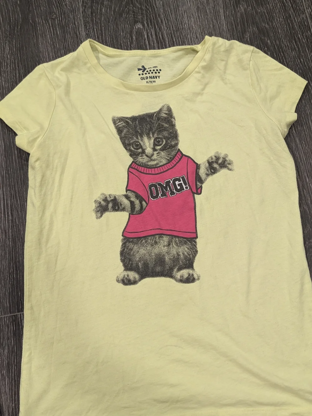 Old Navy Cat Graphic Tee in Light Yellow with Pink Print